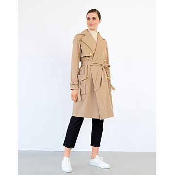 Trenchcoat med moderiktiga guldknappar 08/2022 #124