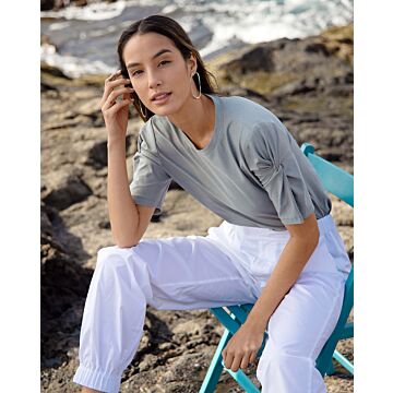 T-shirt med knutdetalj 04/2022 #102B